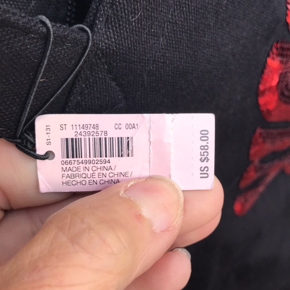 Victoria Secret Carry Bag NWT Sequins Red & Black Retail $58 - Picture 5 of 9